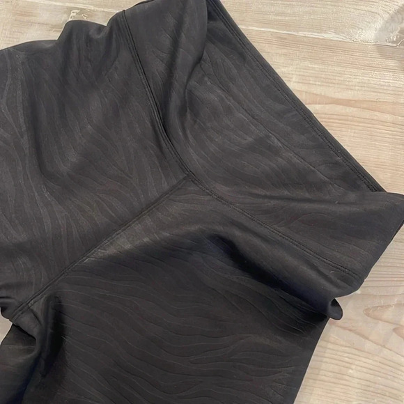 Black faux leather leggings - Picture 4 of 6